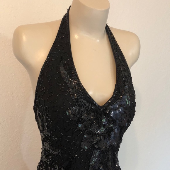 Beaded halter open back cocktail dress - Picture 2 of 7